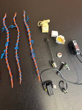 Load image into Gallery viewer, Diamond Select Ghostbusters Rooftop Scene with 10 Figures & Accessories Incomplete