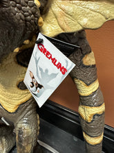 Load image into Gallery viewer, GREMLINS - EVIL GREMLIN PUPPET PROP