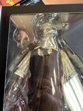 Load image into Gallery viewer, THE TEXAS CHAINSAW MASSACRE (2003) - LEATHERFACE 1:6 SCALE FIGURE