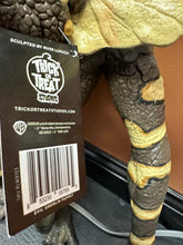 Load image into Gallery viewer, GREMLINS - EVIL GREMLIN PUPPET PROP