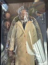 Load image into Gallery viewer, HALLOWEEN (1978) - DR.LOOMIS 1:6 SCALE FIGURE