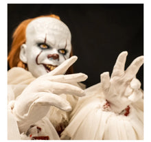Load image into Gallery viewer, IT - PENNYWISE PREMIUM SCALE DOLL