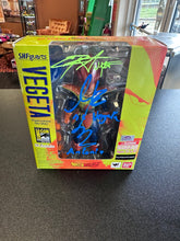 Load image into Gallery viewer, S.H.Figuarts DRAGONBALL Z VEGETA COLOR US 2014 CON SIGNED VOICE ACTORS NO COA