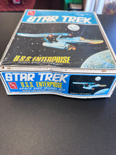 Load image into Gallery viewer, AMT Star Trek U.S.S. Enterprise Space Ship Model Kit Open Box S951