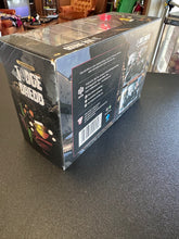 Load image into Gallery viewer, Hiya Toys Exquisite Mini Judge Dredd & LAWMASTER MK II EMS 1:18 Scale Figure Set