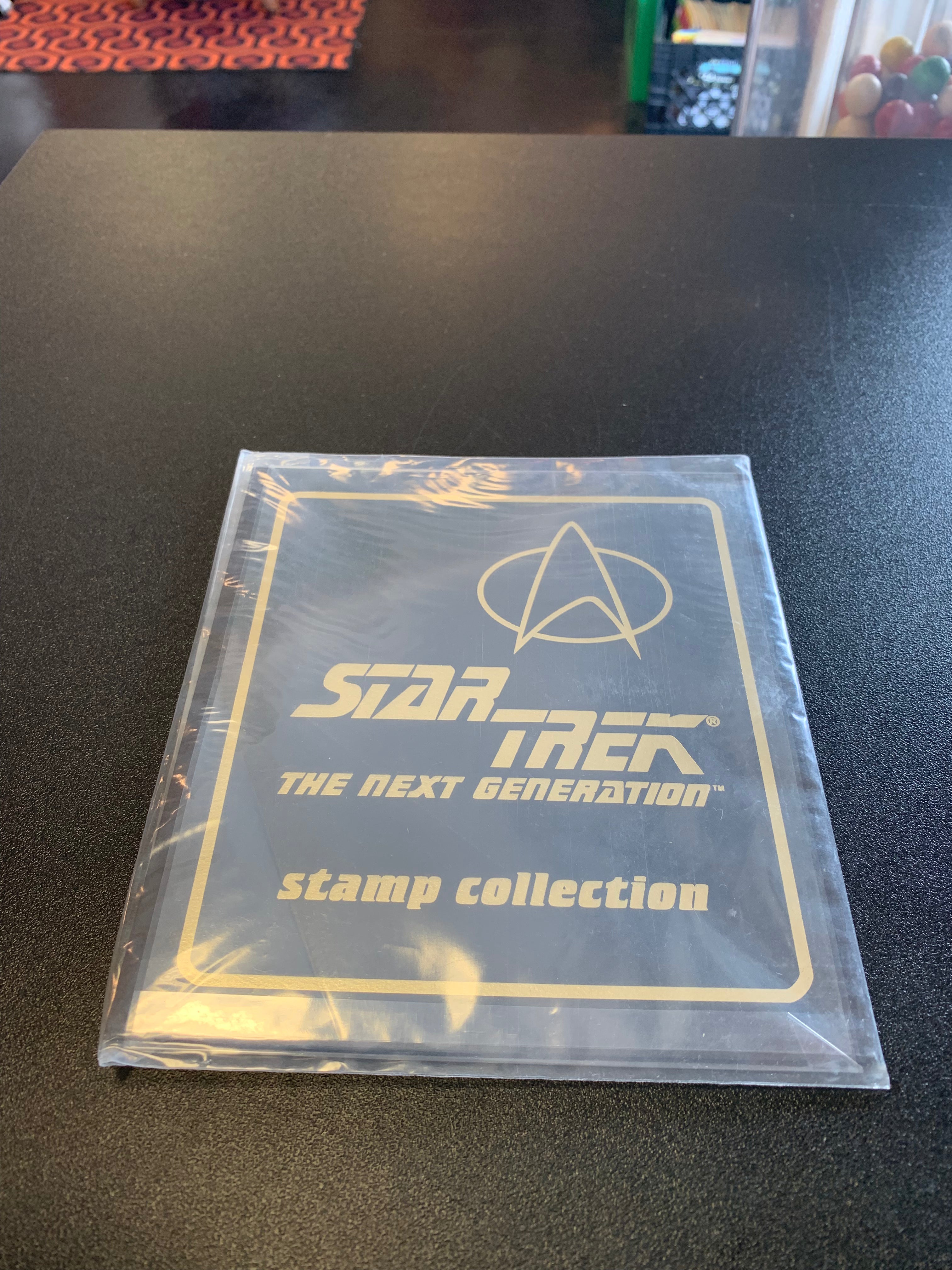 1994 Star Trek: The Next Generation Stamp Collection – Hitchhiker Toys