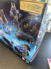 Load image into Gallery viewer, Transformers Generations Age of the Primes Commander Onslaught