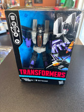Load image into Gallery viewer, Transformers The Movie Studio Series Skywarp