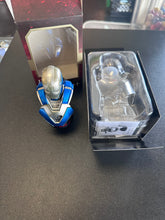 Load image into Gallery viewer, Hot Toys Marvel Iron Man 3 1/6th Scale Collectible Light Up Mini-Bust Preowned