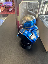 Load image into Gallery viewer, Hot Toys Marvel Iron Man 3 1/6th Scale Collectible Light Up Mini-Bust Preowned