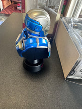 Load image into Gallery viewer, Hot Toys Marvel Iron Man 3 1/6th Scale Collectible Light Up Mini-Bust Preowned