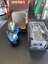 Load image into Gallery viewer, Hot Toys Marvel Iron Man 3 1/6th Scale Collectible Light Up Mini-Bust Preowned