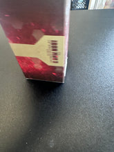 Load image into Gallery viewer, Hot Toys Marvel Iron Man 3 1/6th Scale Collectible Light Up Mini-Bust Preowned