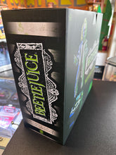 Load image into Gallery viewer, TOTS BEETLEJUICE 1:6 Scale Collectors Statue