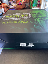 Load image into Gallery viewer, TOTS BEETLEJUICE 1:6 Scale Collectors Statue