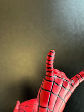 Load image into Gallery viewer, Marvel Gamerverse Classics Spider-Man 1:10 Scale Statue Reglued Finger