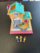 Load image into Gallery viewer, Bluebird Toys Polly Pocket 1994 Hotel Villa Incomplete