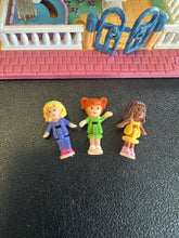 Load image into Gallery viewer, Bluebird Toys Polly Pocket 1994 Hotel Villa Incomplete