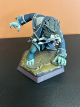 Load image into Gallery viewer, Blizzard Collectibles World of Warcraft Legends Greymame Statue Preowned