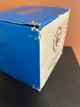 Load image into Gallery viewer, Blizzard Collectibles World of Warcraft Legends Greymame Statue Preowned