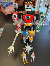 Load image into Gallery viewer, Panosh Place 1984 Voltron Defender of the Universe 5 Lions with Accessories