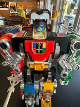 Load image into Gallery viewer, Panosh Place 1984 Voltron Defender of the Universe 5 Lions with Accessories
