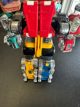 Load image into Gallery viewer, Bandai 1981 Y&K Voltron Lionbot with Sword & Shield No Hands
