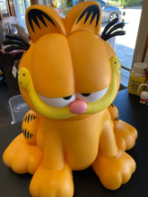 Load image into Gallery viewer, Boss Fight Studios Garfield 1:1 Scale Gigantic Figure Displayed