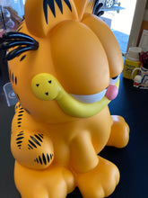 Load image into Gallery viewer, Boss Fight Studios Garfield 1:1 Scale Gigantic Figure Displayed