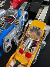 Load image into Gallery viewer, Panosh Place 1984 Voltron Defender of the Universe 5 Lions with Accessories