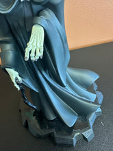 Load image into Gallery viewer, Gentle Giant Star Wars Animated Emperor Palpatine Statue BROKEN FINGER PREOWNED