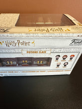 Load image into Gallery viewer, FUNKO MINI MOMENTS HARRY POTTER POTIONS CLASS SEAMUS FINNIGAN CHASE
