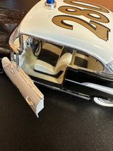 Load image into Gallery viewer, Sunnyside State Police 1/24 1957 Chevrolet Bel Air Preowned
