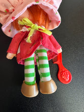 Load image into Gallery viewer, Strawberry Shortcake 1979 Flat Hands Preowned Doll
