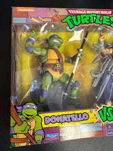Load image into Gallery viewer, PLAYMATES TMNT DONATELLO VS. SHREDDER FIGURES
