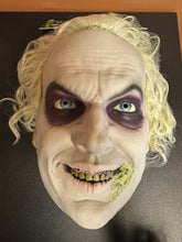 Load image into Gallery viewer, BEETLEJUICE - BEETLEJUICE DELUXE INJECTION MASK
