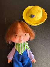 Load image into Gallery viewer, Strawberry Shortcake 1979 Huckleberry Pie Preowned Doll
