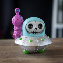 Load image into Gallery viewer, Furrybones U.F.O Alien
