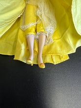 Load image into Gallery viewer, Franklin Mint Heirloom Dolls Snow White 13” Preowned Broken Figure
