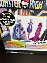 Load image into Gallery viewer, Monster High Fangtastic Fashion Designer 2024

