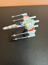 Load image into Gallery viewer, Bandai Star Wars X-Wing Starfighter plastic model kit vehicle model 002 BUILT
