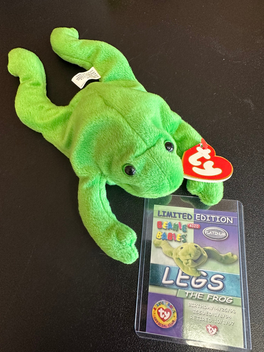 TY 1993 Legs the Frog Style 4020 Beanie Baby with Platinum Collector Card