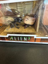 Load image into Gallery viewer, FUNKO POP MOMENT ALIEN 3 RIPLEY &amp; THE RUNNER 1767
