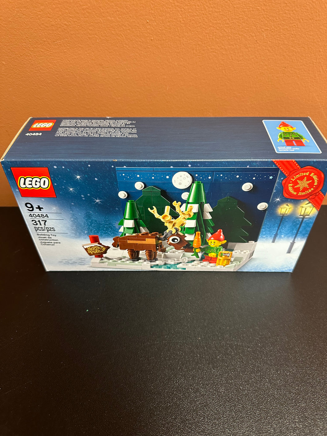 LEGO SANTA’S FRONT YARD 40484 SEALED