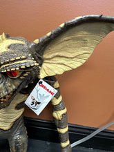 Load image into Gallery viewer, GREMLINS - EVIL GREMLIN PUPPET PROP
