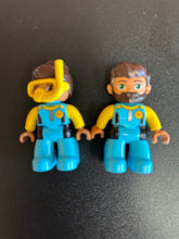 Load image into Gallery viewer, LEGO DUPLO GIRL &amp; BOY SCUBA DIVER FIGURES NO MARKINGS
