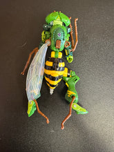 Load image into Gallery viewer, Transformer Generations Waspinator Preowned Missing Wing
