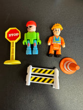 Load image into Gallery viewer, Mini Figure City Construction Worker Figures with Extras
