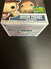 Load image into Gallery viewer, FUNKO POP FUNKOVILLE MAYOR FREDDY SE 3000 PCS SEE PICS
