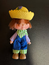 Load image into Gallery viewer, Strawberry Shortcake 1979 Huckleberry Pie Preowned Doll
